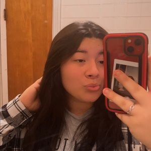 Meet your Posher, Mia